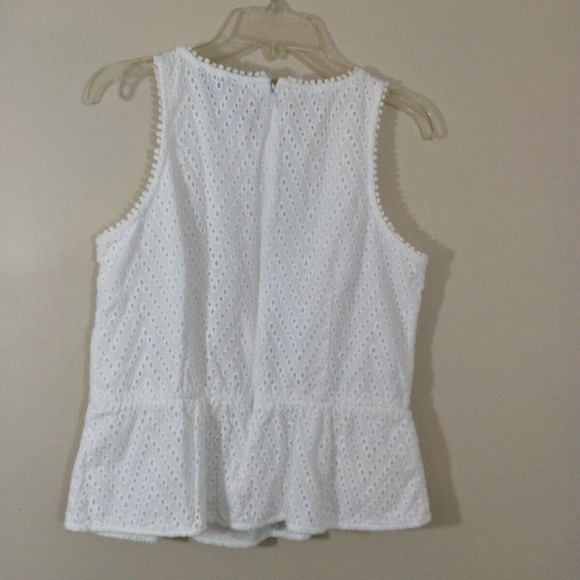 Ann Taylor 6 Petite White Eyelet Sleeveless Top - Picture 2 of 8